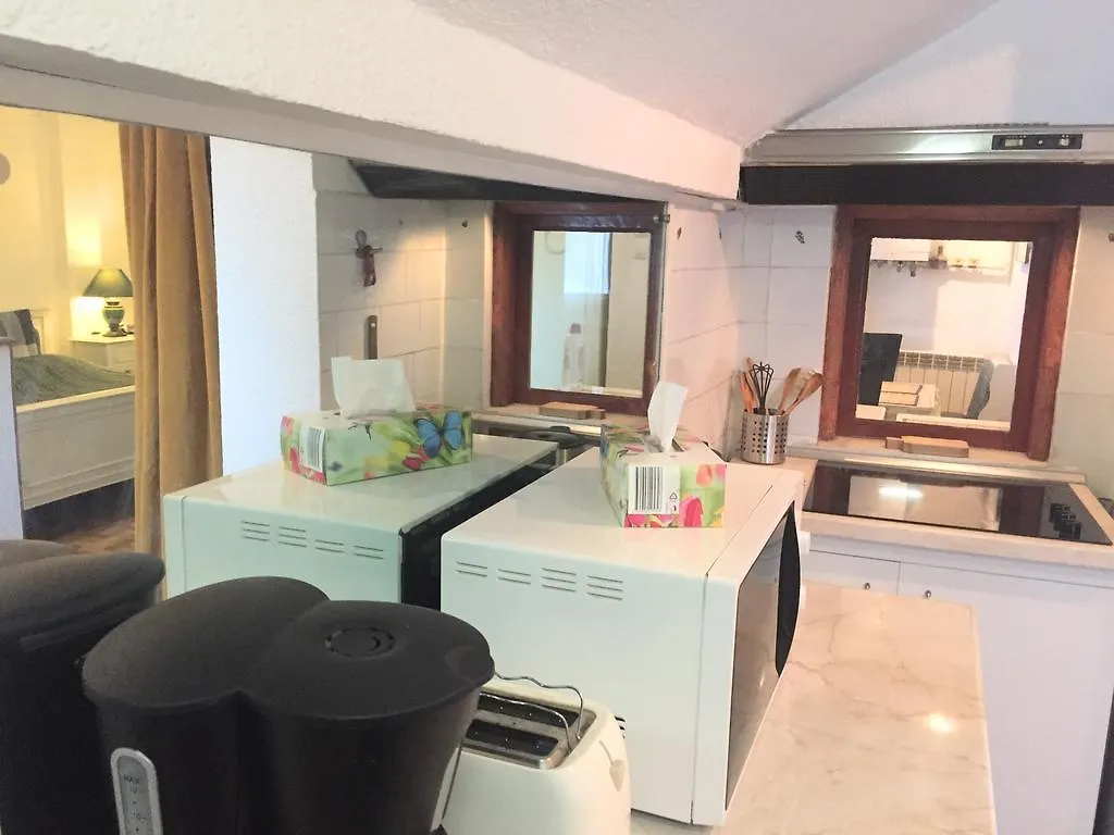 One Bedroom Apartment French Embassy Bukareszt