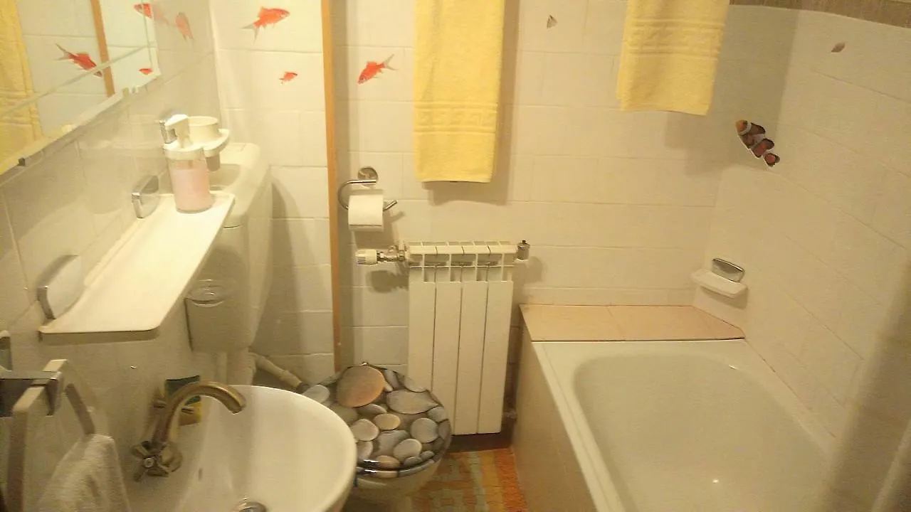 One Bedroom Apartment French Embassy 부쿠레슈티